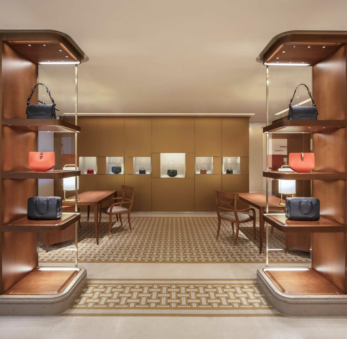 magasin louboutin faubourg saint honoré